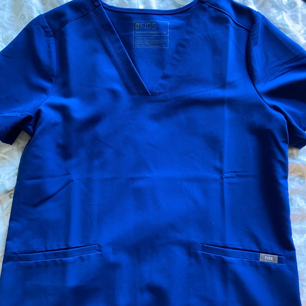 FIGS Casma 3 Pocket Scrub Top